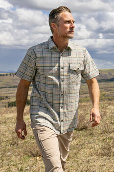 Legendary Outdoors Men's Textured Stretch Short Sleeve Woven Shirt