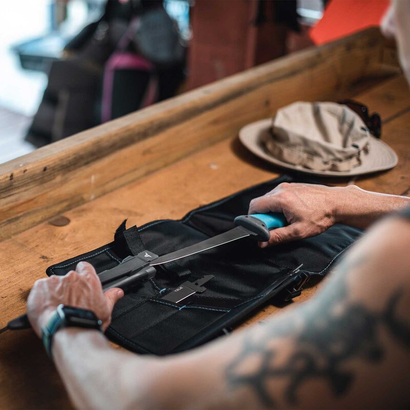 Legendary True Swift Edge Fish & Hunt Knife Kit image number 1