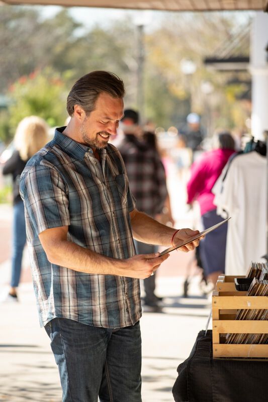 Men's Poplin Short Sleeve Shirt image number 4