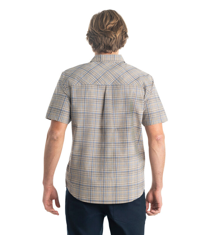 Men&rsquo;s Textured Stretch Woven Plaid Short Sleeve Shirt image number 3