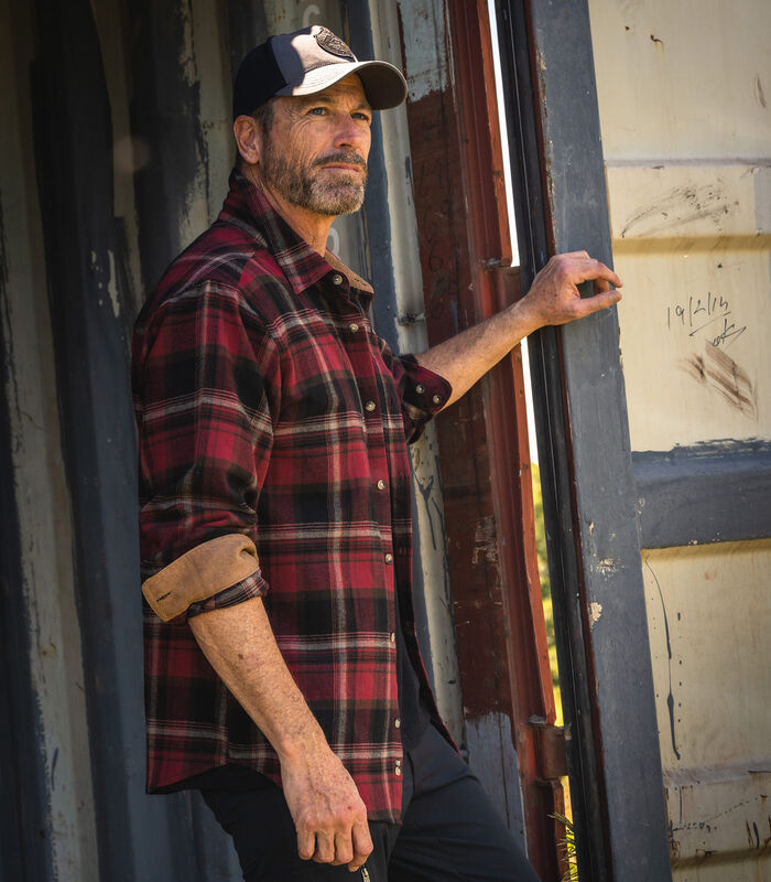 Men's Buck Camp Flannel Shirt image number 8