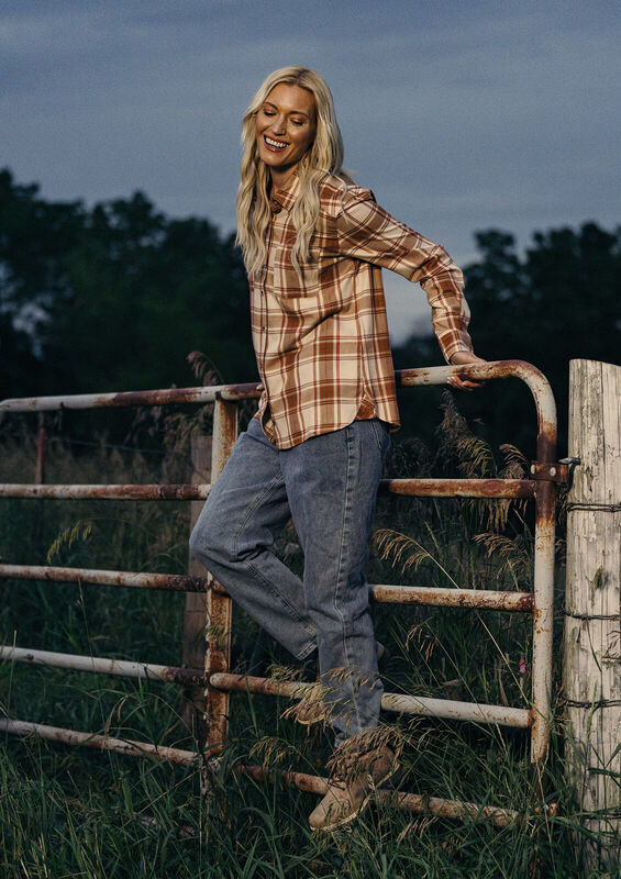 Women's Legendary Comfort Fit Flannel Shirt image number 4