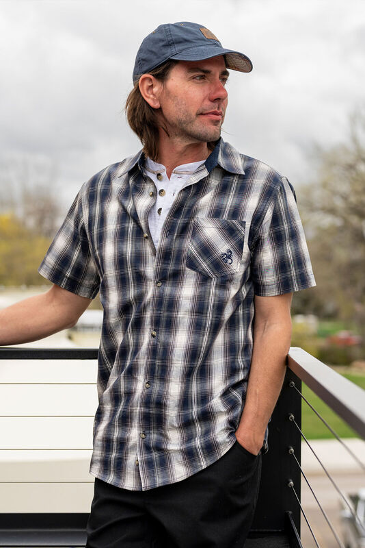 Men's Poplin Short Sleeve Shirt image number 2