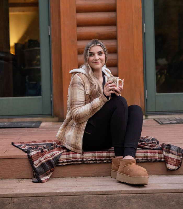 Cozy Wool Cabin Throw Blanket image number 2