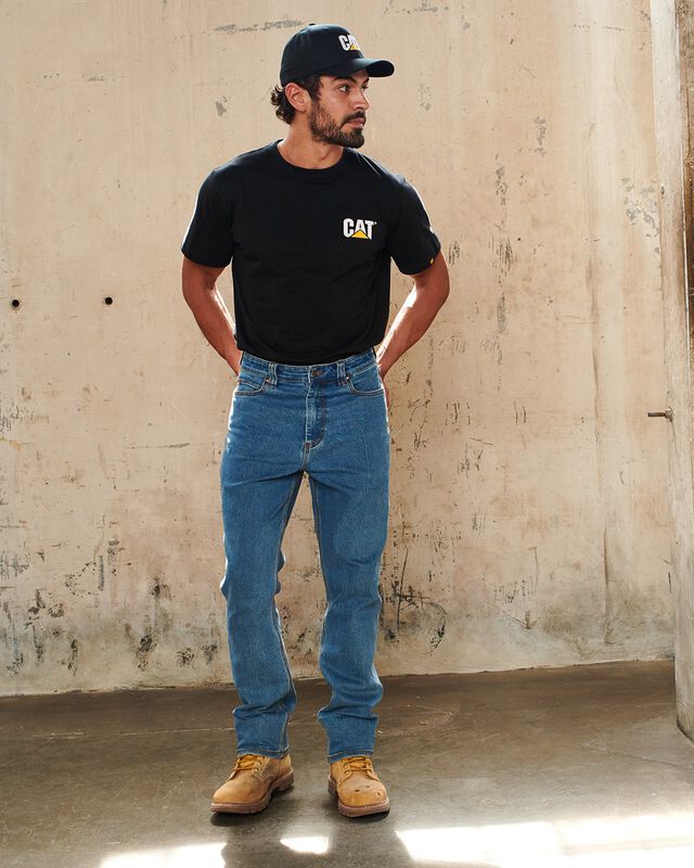 Men's D4 Athletic Fit Jean image number 2