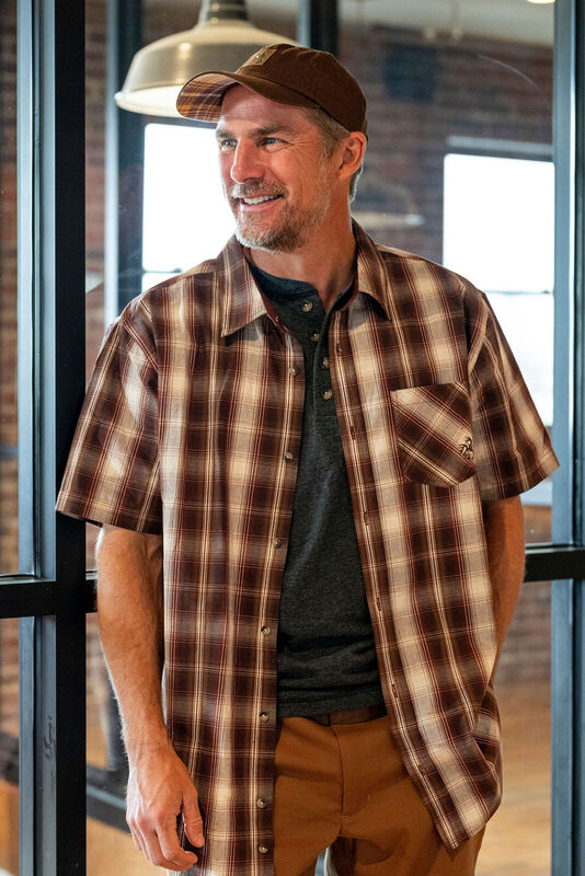 Men's Poplin Short Sleeve Shirt image number 4