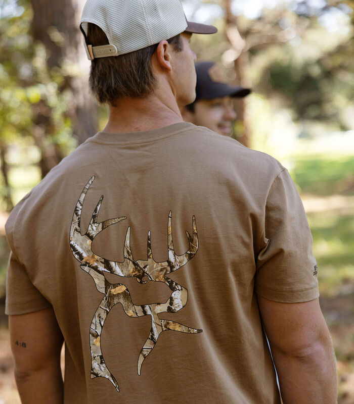 Men's Buck Commander Camo Filled Buck Short Sleeve T-Shirt image number 4