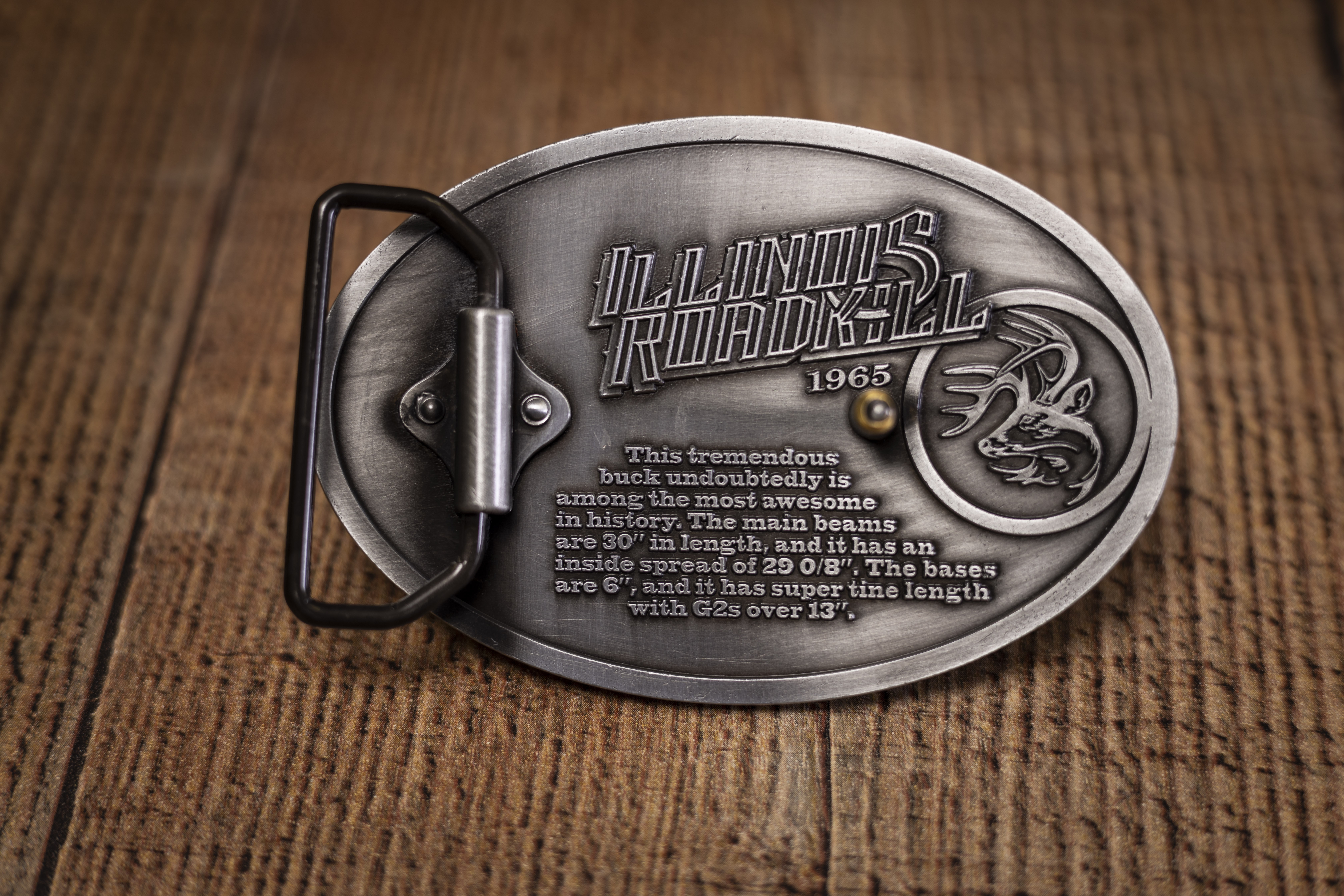 silver belt buckle